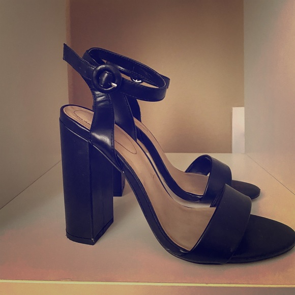 Black Leather Single Strap Thick Heels - Picture 2 of 5